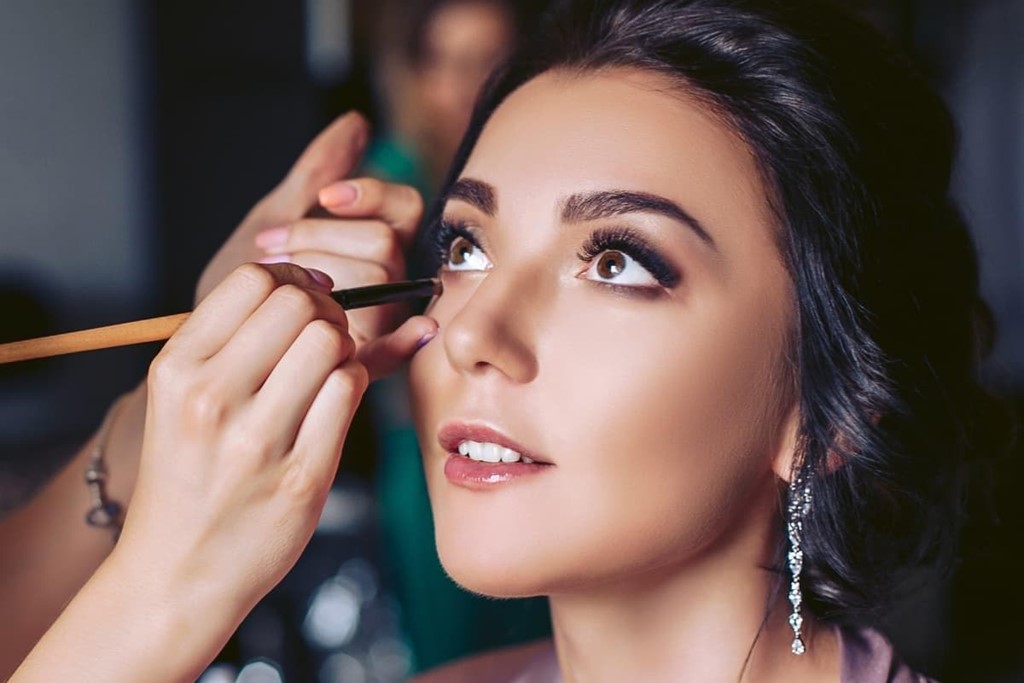 Peinado y maquillaje para eventos en Jesús Dos