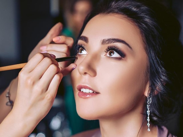 Peinado y maquillaje para eventos en Jesús Dos